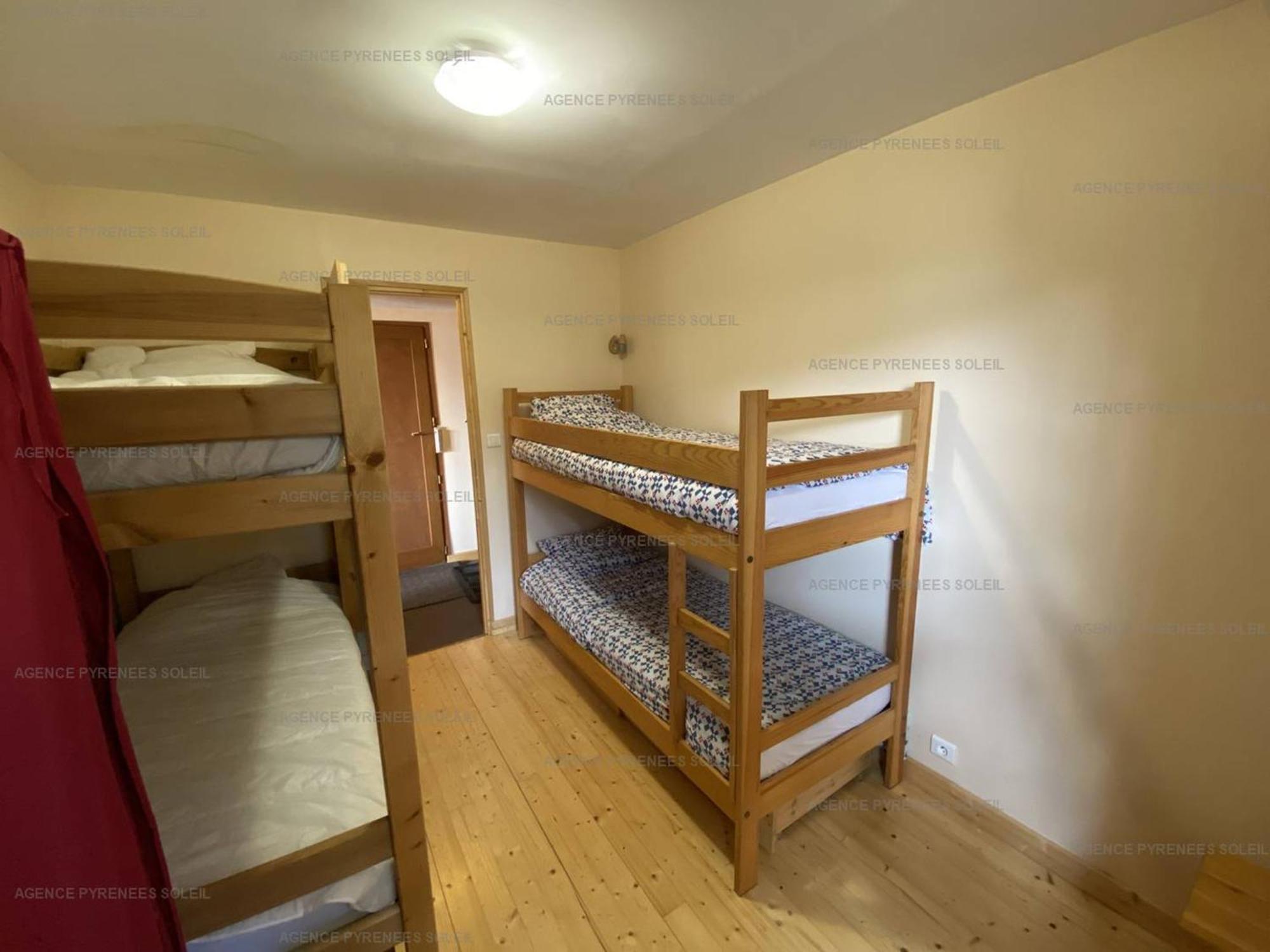 F4 Bas De Chalet Avec Terrasse Et Parking - Les Angles - Fr-1-295-143 Eksteriør billede